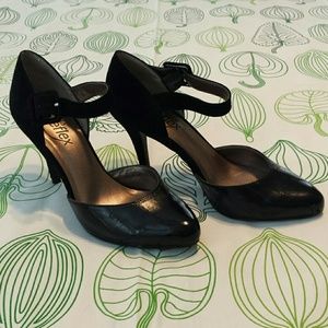 Moda Reflex black D'orsay heel w/ ankle strap 6.5
